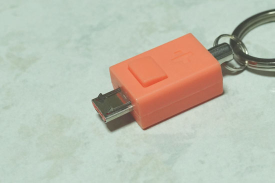 Micro-USB_Carabiner_005.jpg