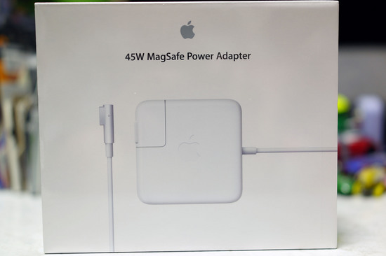 45W_MagSafe_Power_Adapter_001.jpg
