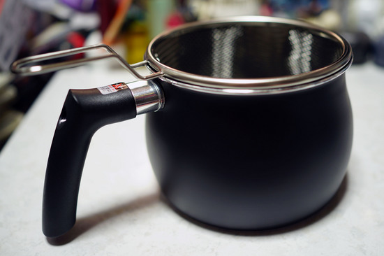 Pot_with_Strainer_002.jpg